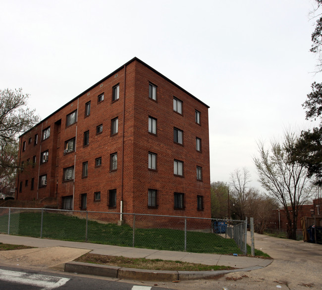 4730 Southern Ave SE in Washington, DC - Building Photo - Building Photo