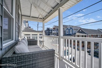 19 Church St in Sea Bright, NJ - Building Photo - Building Photo