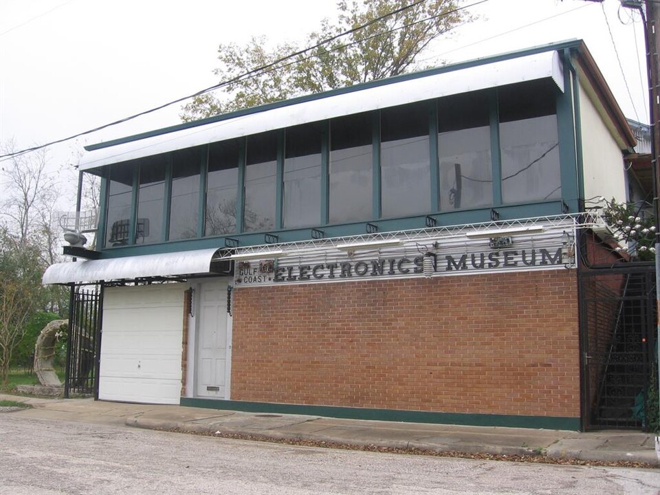 1110 Winbern St in Houston, TX - Foto de edificio