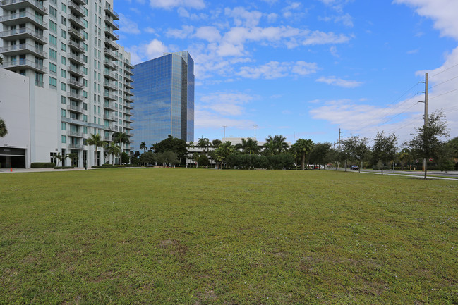 The Edge Phase II in West Palm Beach, FL - Building Photo - Building Photo