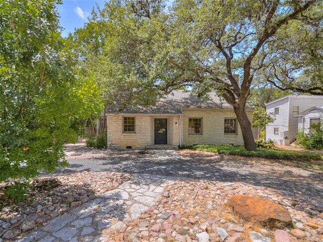 2304 Longview St in Austin, TX - Building Photo - Building Photo