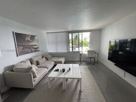 1200 West Dr in Miami Beach, FL - Building Photo