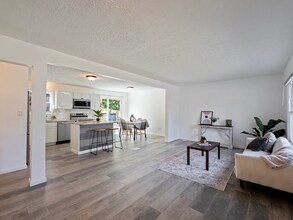 2117 Drumlin Dr in Grove City, OH - Building Photo - Building Photo