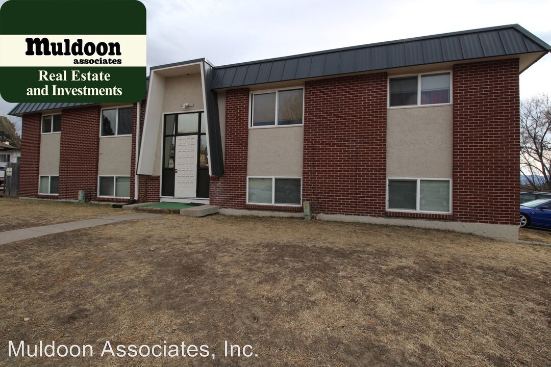 4725 Scenic Cir in Colorado Springs, CO - Building Photo