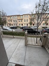 335 N Fenimore Ave in Azusa, CA - Foto de edificio - Building Photo