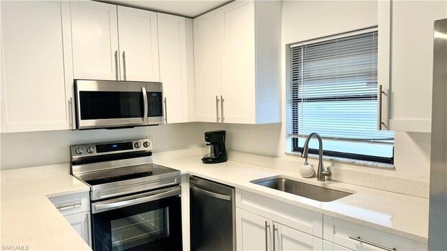 17989 San Juan Ct SE in Ft. Myers, FL - Building Photo - Building Photo