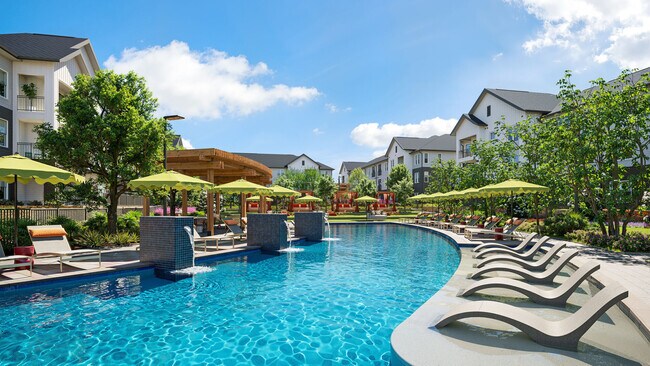 Range Vista in Haltom City, TX - Building Photo - Building Photo