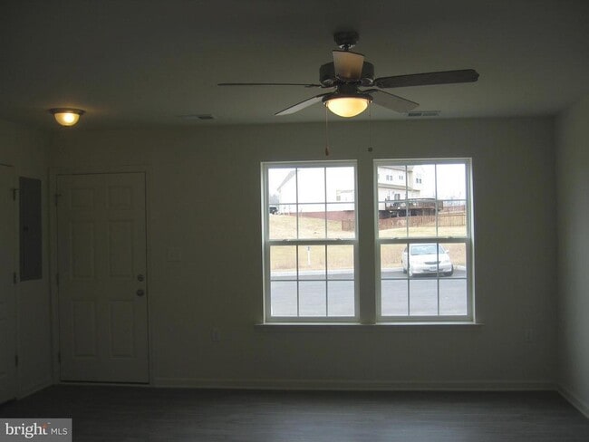 property at 21 Darien Dr