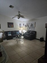 17351 Metcalf Ave in Port Charlotte, FL - Foto de edificio - Building Photo