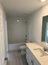 4373 Switchgrass Ln in St. Cloud, FL - Foto de edificio - Building Photo