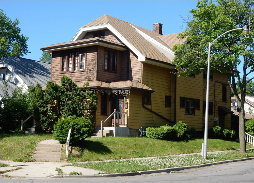 2777 N 48th St, Unit 2777 - Upper in Milwaukee, WI - Building Photo