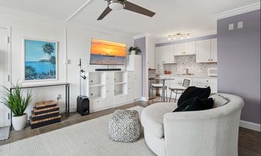 2555 Tamiami Trail N in Naples, FL - Building Photo - Building Photo