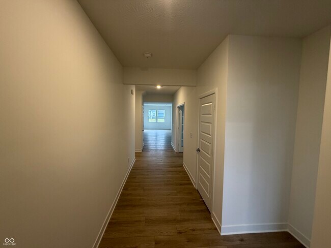 1111 Wessel Ln in Avon, IN - Building Photo - Building Photo