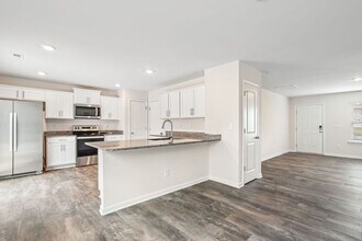 6029 Elena Lynn Ct in Charlotte, NC - Foto de edificio - Building Photo