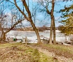 8004 Timber Lake Dr in Eden Prairie, MN - Building Photo - Building Photo