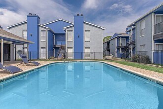 9TWO5 Apartments in Baytown, TX - Building Photo - Building Photo