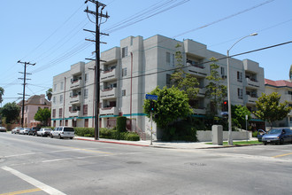 Catalina Apartments in Los Angeles, CA - Building Photo - Building Photo