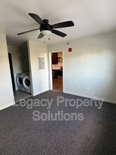 202 E Greenfield Ln in Bismarck, ND - Building Photo - Building Photo