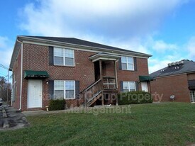 103 Hurstfield Dr in Radcliff, KY - Building Photo