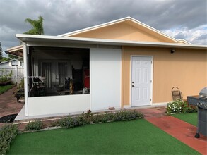 11882 SW 209th Terrace in Miami, FL - Building Photo - Building Photo