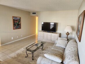 356 Grantham E in Deerfield Beach, FL - Foto de edificio - Building Photo