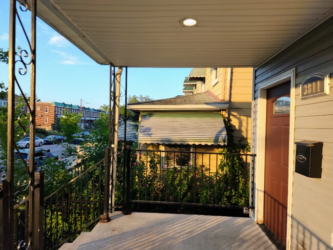 3811 Hayward Ave photo'