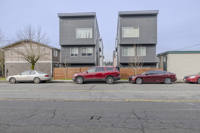 4010-4016 S Warner St in Tacoma, WA - Building Photo - Building Photo