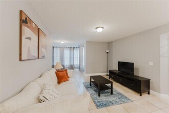 5120 Conroy Rd in Orlando, FL - Building Photo - Building Photo