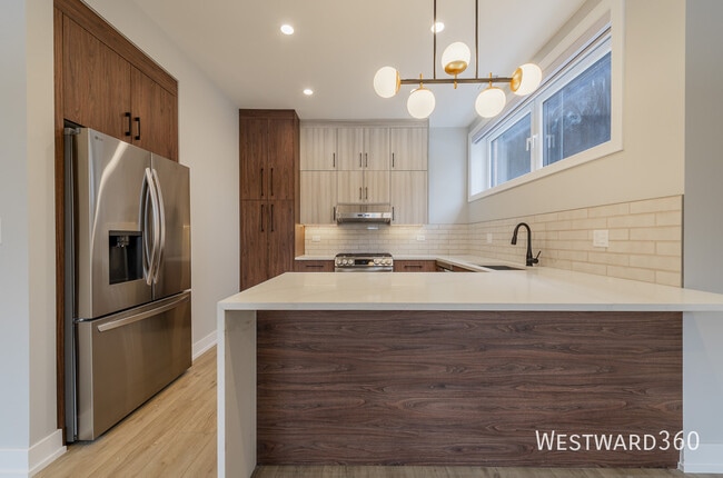 property at 2351 W Flournoy St