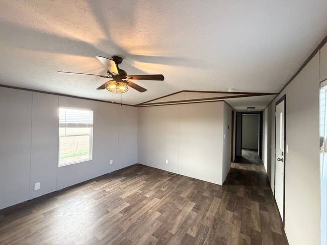 3104 N Cardinal Rd in Azle, TX - Building Photo - Building Photo