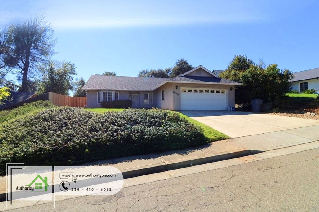 3966 Cambria Dr in Redding, CA - Building Photo