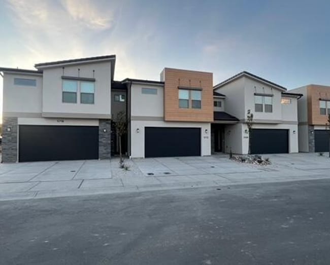 property at 5663 S Duel Ln