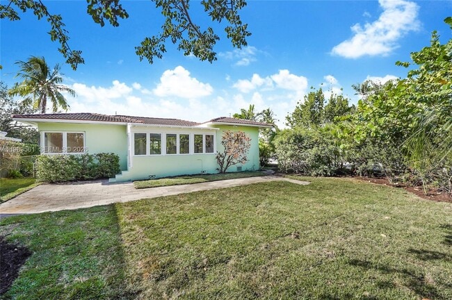 8975 Froude Ave in Surfside, FL - Building Photo - Building Photo