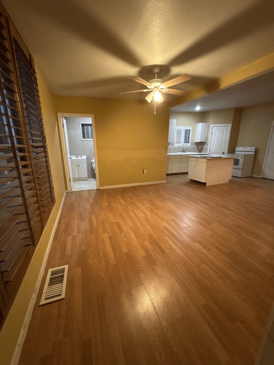 14601 Eston Pl, Unit Second floor in El Paso, TX - Building Photo