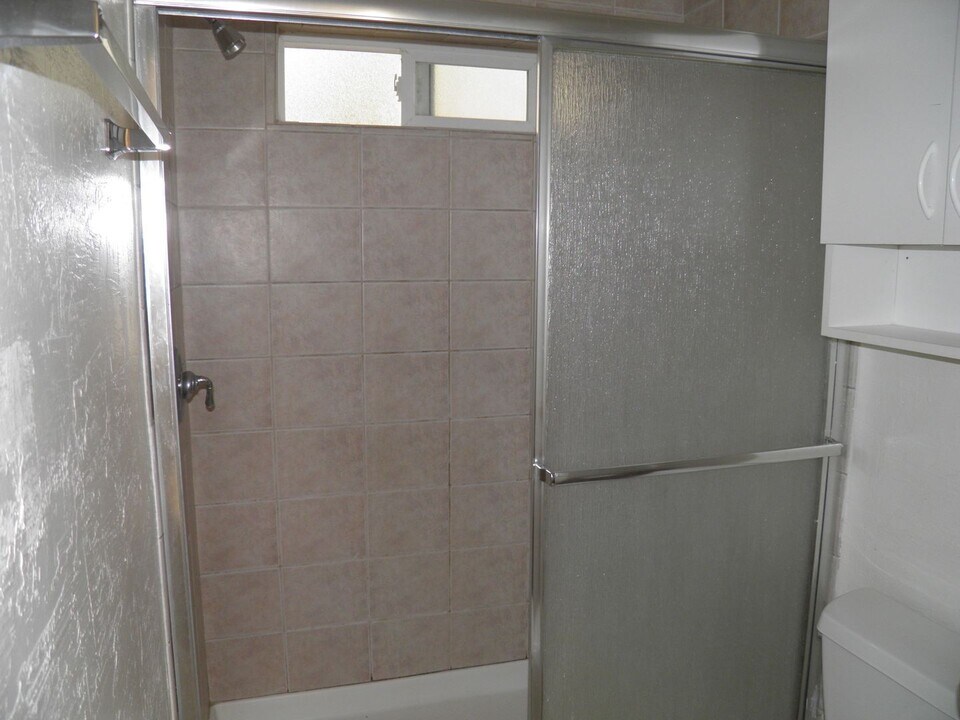948 Tata Ln in South Lake Tahoe, CA - Building Photo