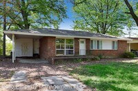 1707 Buena Vista Cir SE