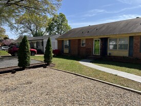 4832 Holbrook Dr in Charlotte, NC - Building Photo