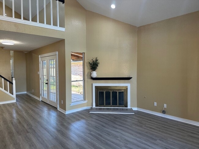 147 Cotton Dr in Lake Jackson, TX - Building Photo - Building Photo