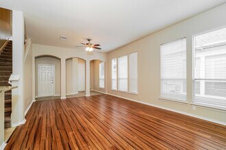 6713 Terra Rye in San Antonio, TX - Foto de edificio - Building Photo