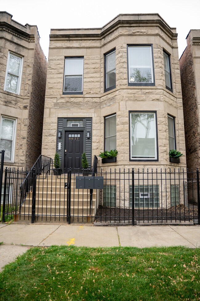 property at 6611 S Rhodes Ave