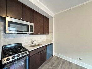 3335 W Diversey Ave in Chicago, IL - Building Photo - Building Photo