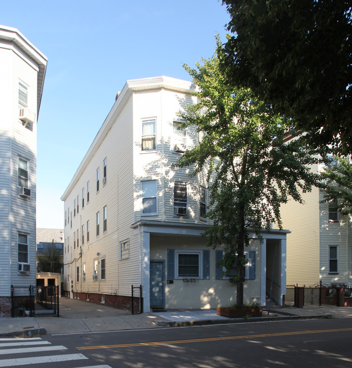 309 Cardinal Medeiros Ave in Cambridge, MA - Foto de edificio
