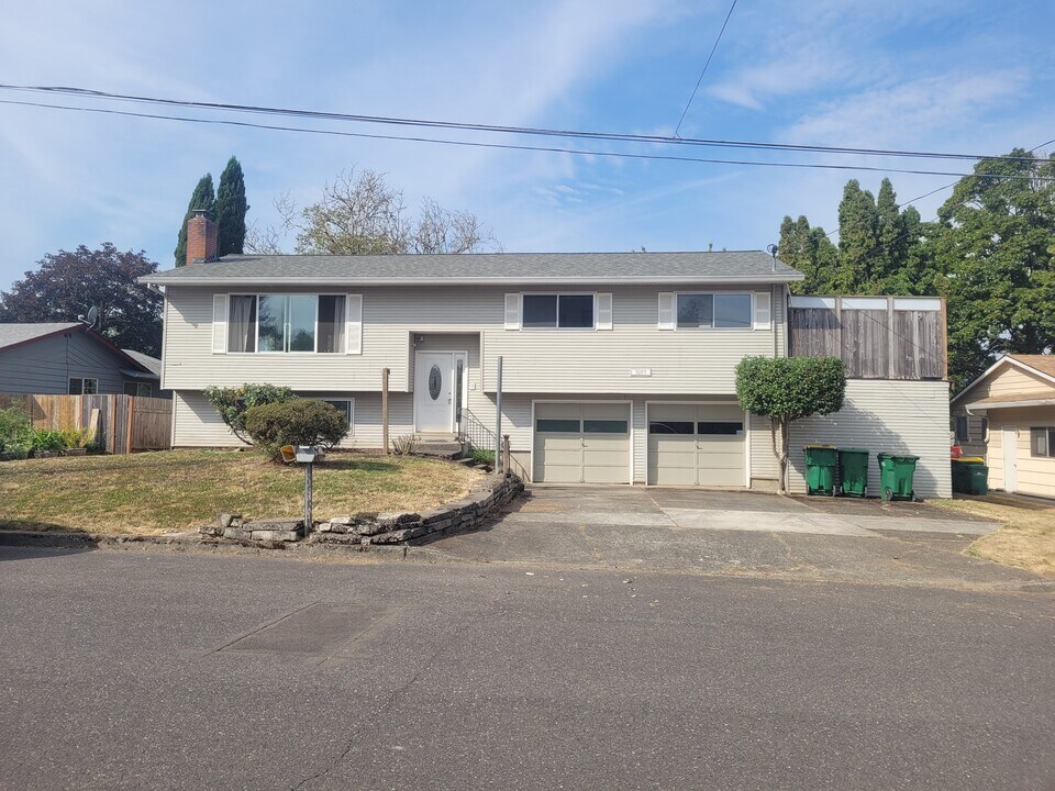 5095 SW 163rd Ave in Beaverton, OR - Building Photo