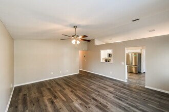 1638 Sandy Hollow Loop in Middleburg, FL - Building Photo - Building Photo
