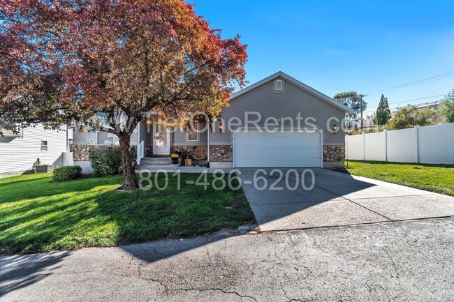 property at 1297 Glencoe Dr