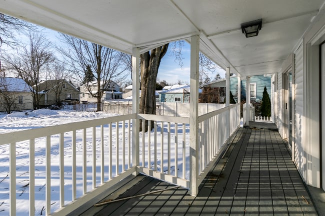 11 Charlotte St in Baldwinsville, NY - Building Photo - Building Photo