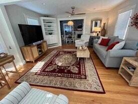 220 Narragansett Ave in Barrington, RI - Building Photo