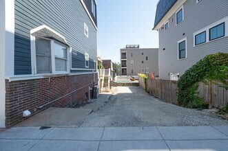 465 E 8th St, Unit 3 in Boston, MA - Building Photo - Building Photo