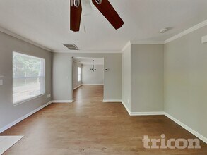 11802 Village Pond Dr in Charlotte, NC - Building Photo - Building Photo