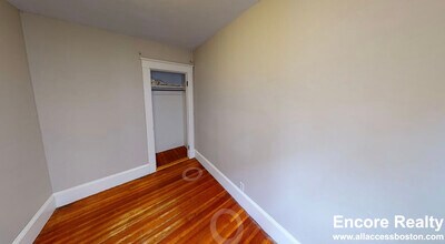 56 Hancock St, Unit 6 in Cambridge, MA - Foto de edificio - Building Photo